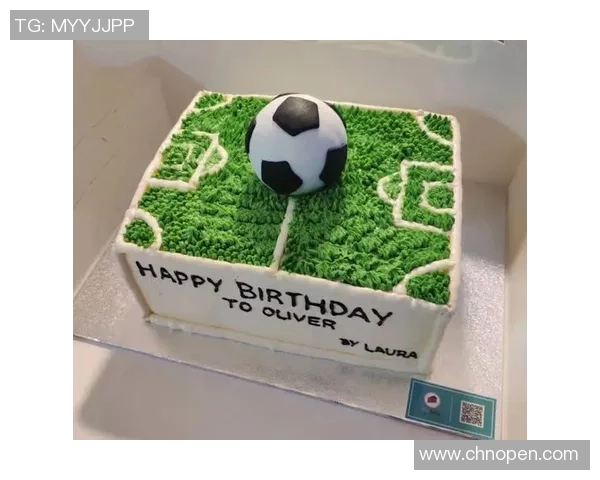 创意定制以球星照片为主题的个性足球蛋糕惊艳登场
